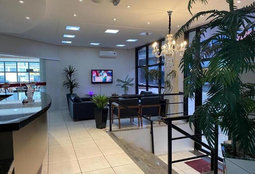 فندق Carmel Palace