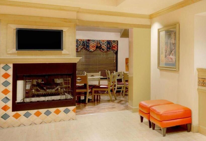 هتل Days Inn Suites