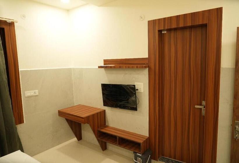 ホテル O Dev Paradise