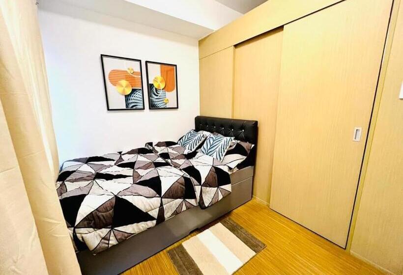 هتل Sanguine Staycation