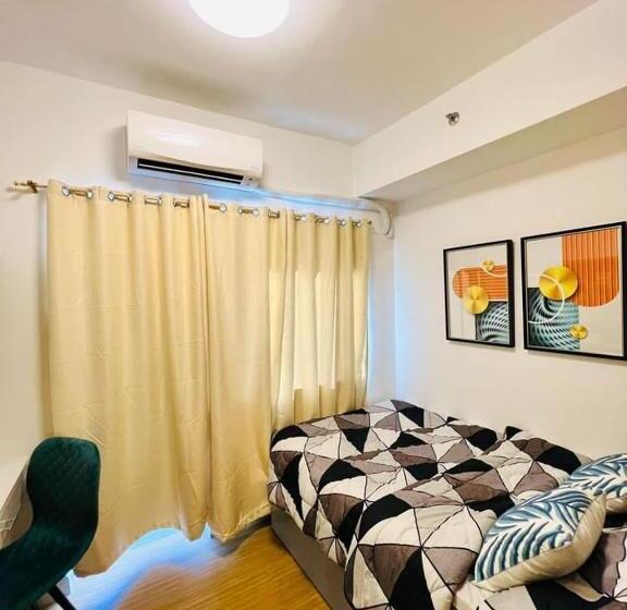 هتل Sanguine Staycation