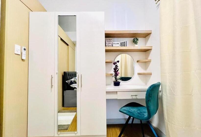 هتل Sanguine Staycation