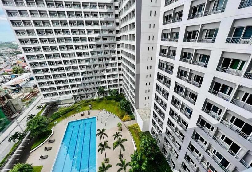 هتل Sanguine Staycation