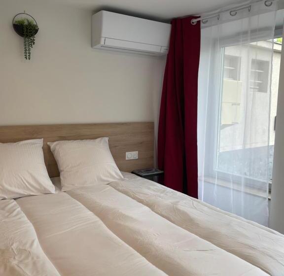 בית מלון כפרי Hôtel Les Jardins De Saulzet