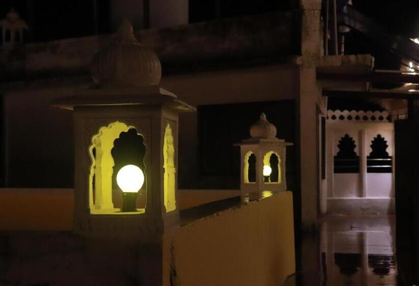 בית מלון כפרי Jk Sea Palace