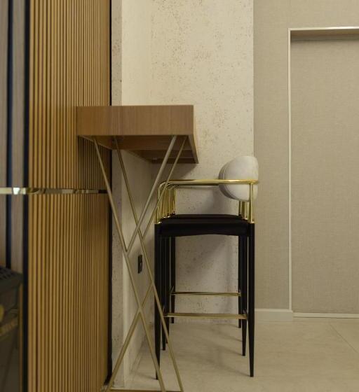 Отель Lupa By Bueno