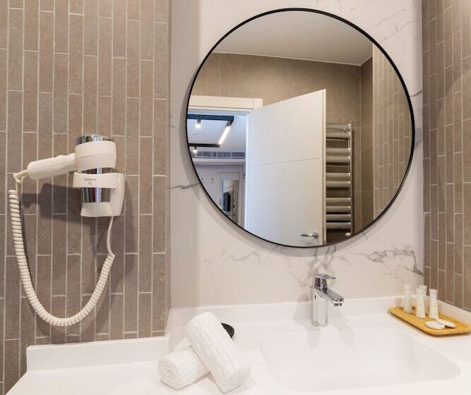 Отель Lupa By Bueno