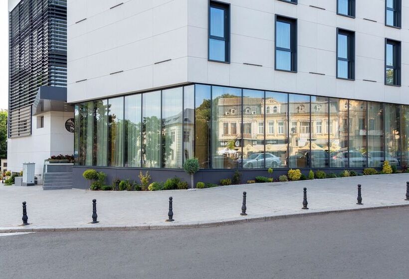 Отель Lupa By Bueno