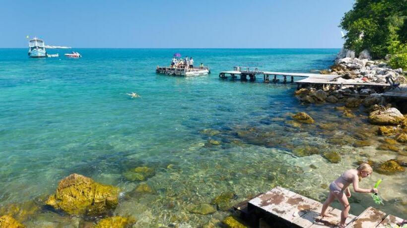 فندق Mac Garden Resort