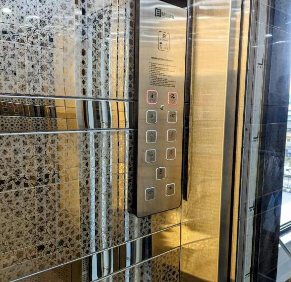 호텔 Majestic By Nxtjen Hospitality