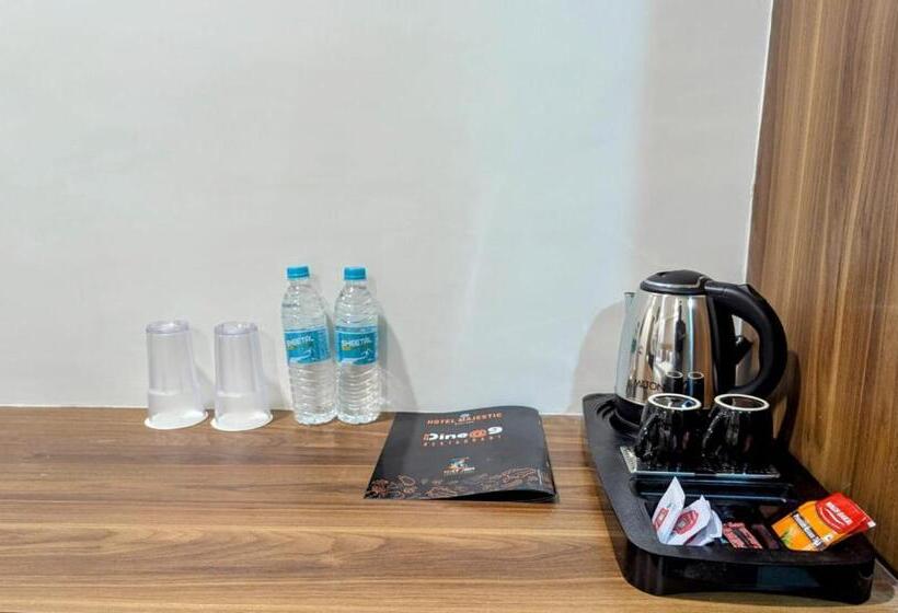 호텔 Majestic By Nxtjen Hospitality