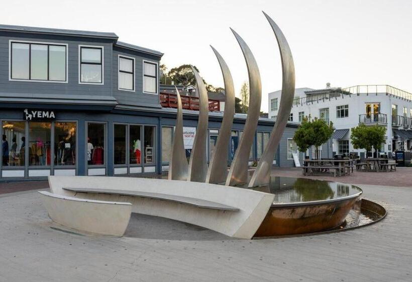 فندق Marin Suites