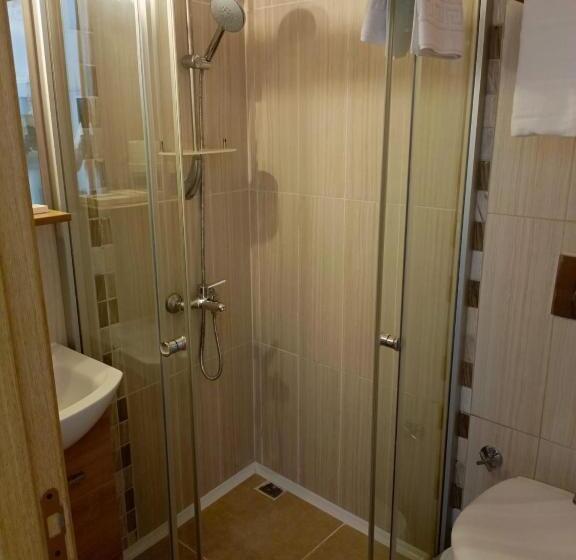 هتل Mia Hill Suites