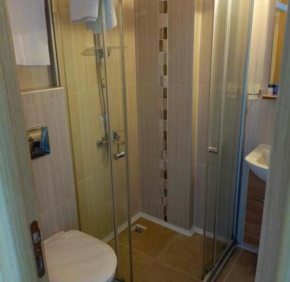 هتل Mia Hill Suites