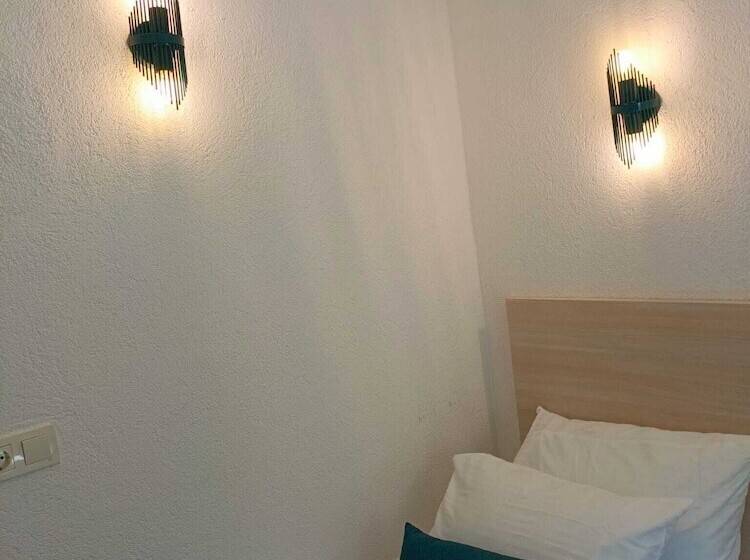 هتل Mia Hill Suites