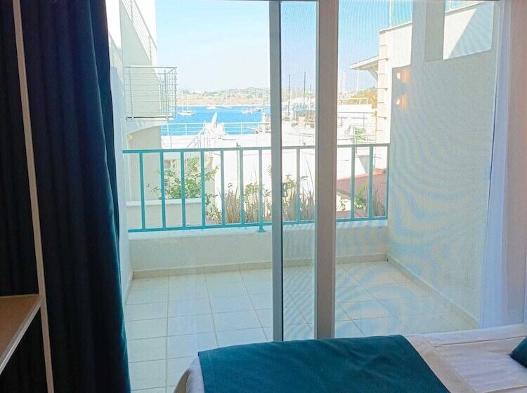 هتل Mia Hill Suites