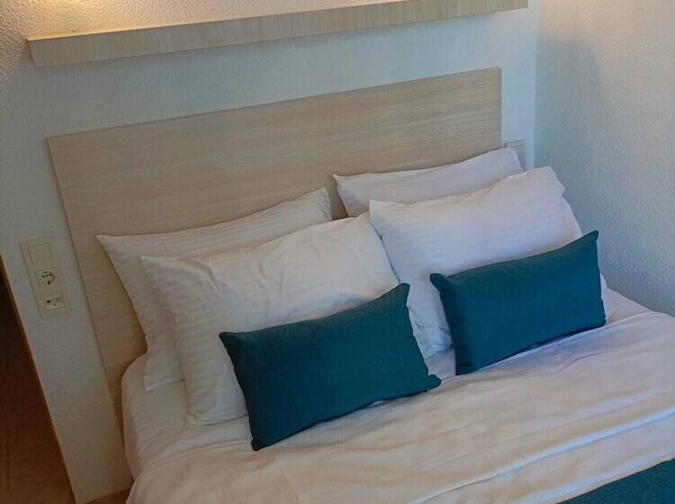 هتل Mia Hill Suites