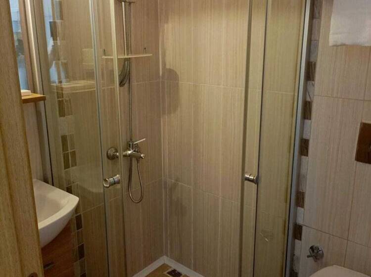 هتل Mia Hill Suites