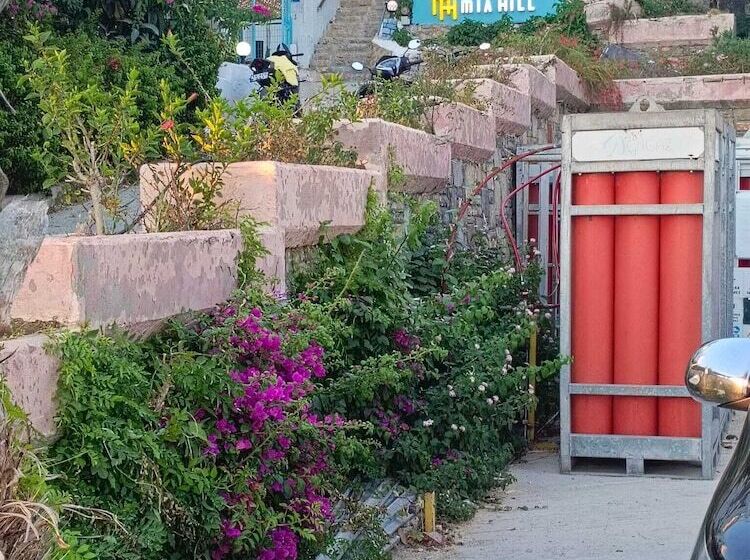 هتل Mia Hill Suites