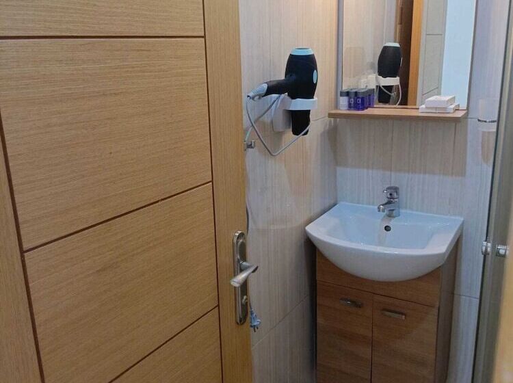 هتل Mia Hill Suites