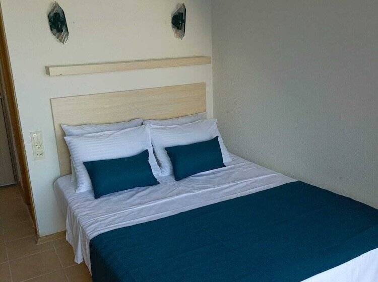 هتل Mia Hill Suites