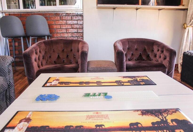 Hotel Motherland Guest House