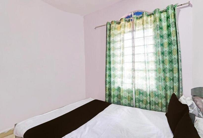 Отель Oyo Green Hostel & Lodge