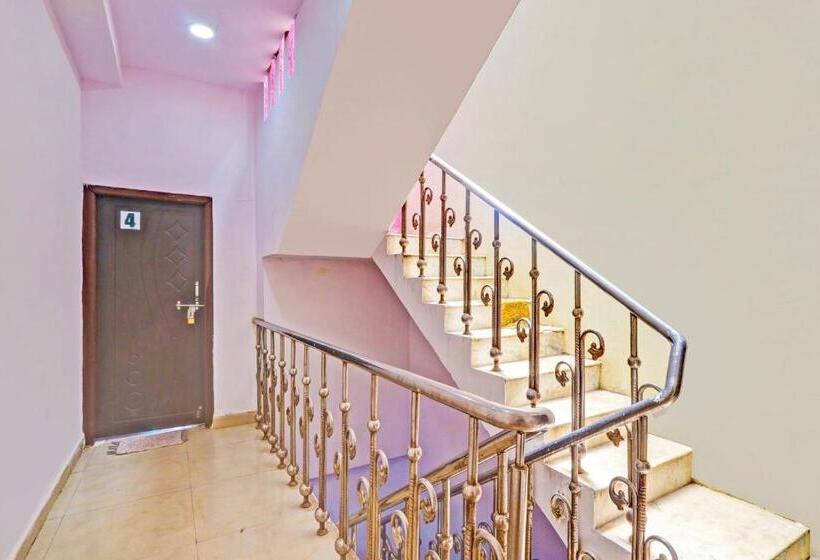 Отель Oyo Green Hostel & Lodge