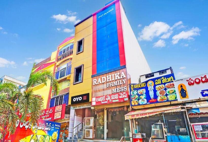 Отель Oyo Green Hostel & Lodge