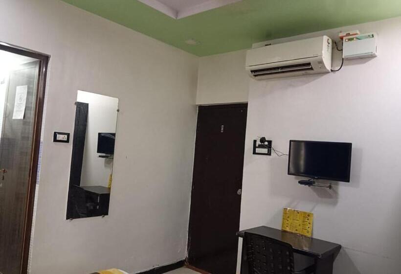Hotel Prakrathi Residency