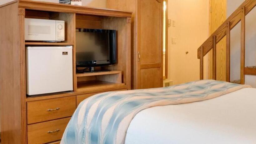 هتل Promenade Inn & Suites Oceanfront