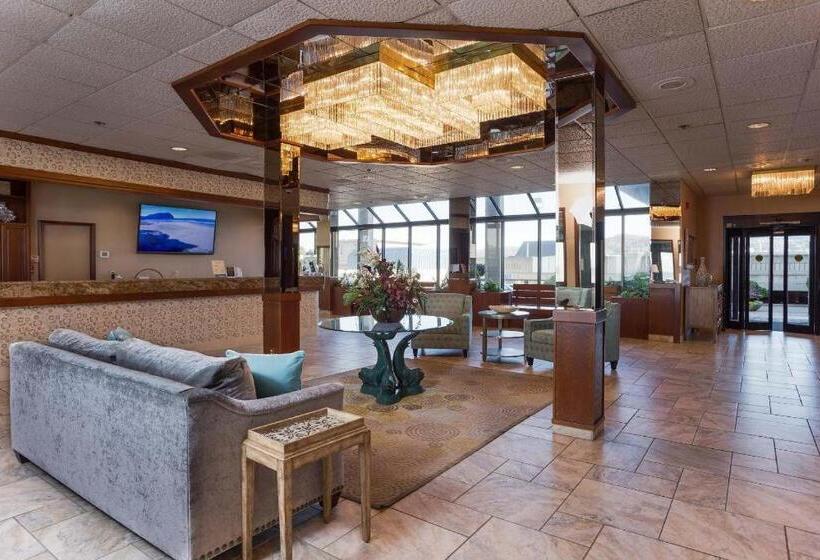 هتل Promenade Inn & Suites Oceanfront