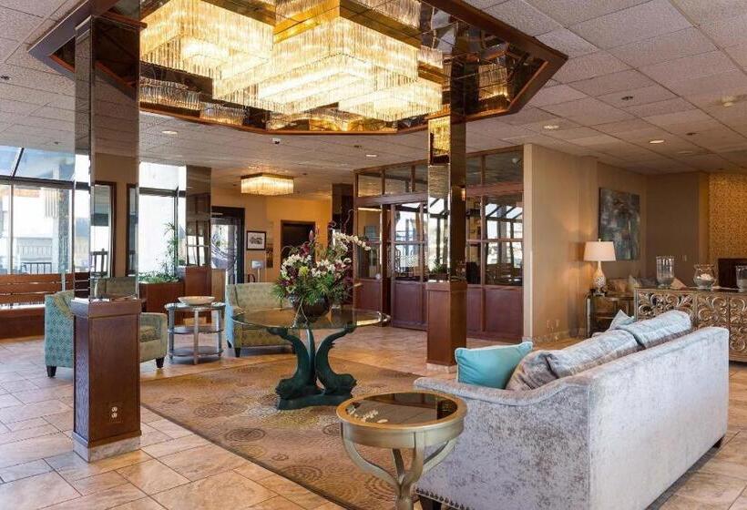 هتل Promenade Inn & Suites Oceanfront