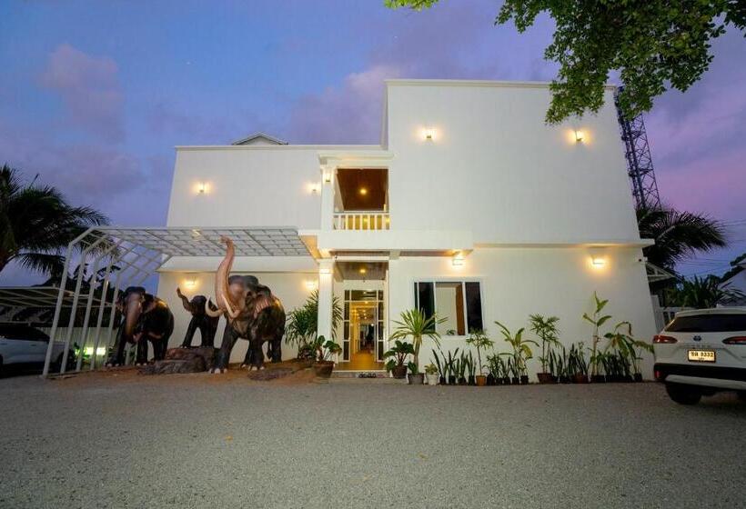 ホテル Puean Chang Resort Phuket