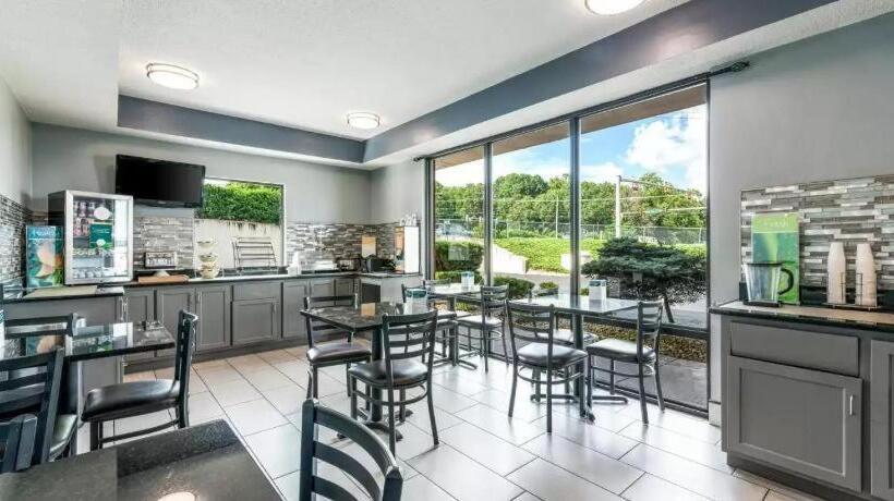 فندق Quality Inn Downtown