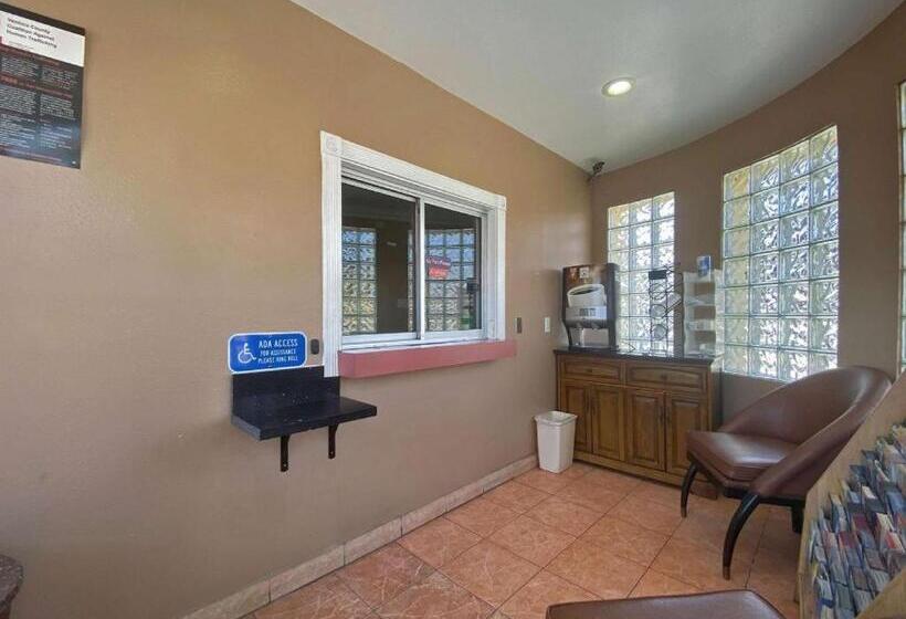 Отель Rodeway Inn