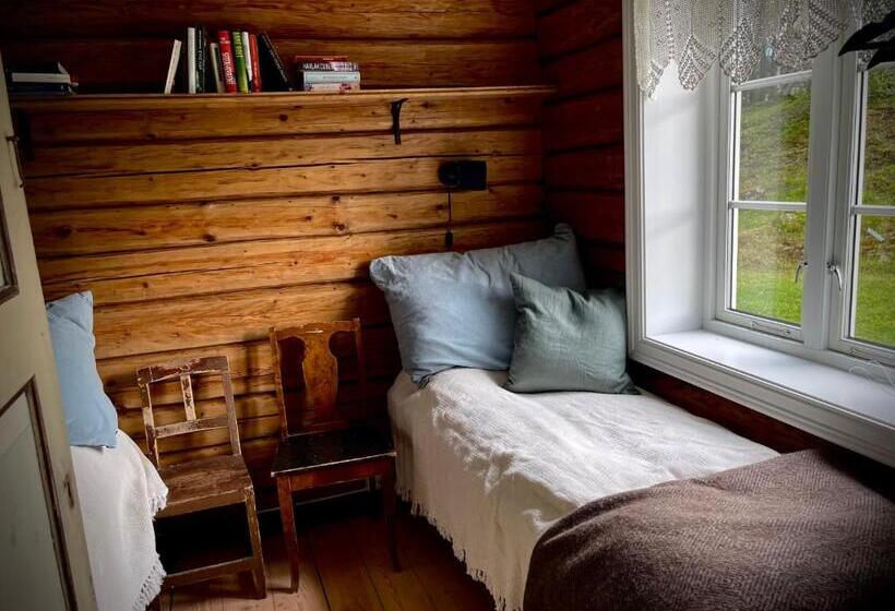 فندق Smedja Overnatting Og Ysteri