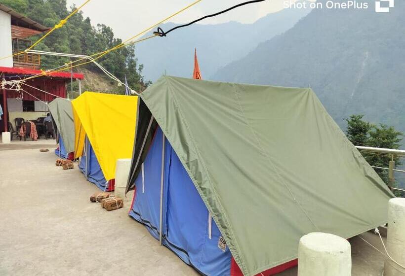 酒店 Surya Palace & Restaurant