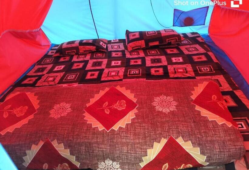 酒店 Surya Palace & Restaurant