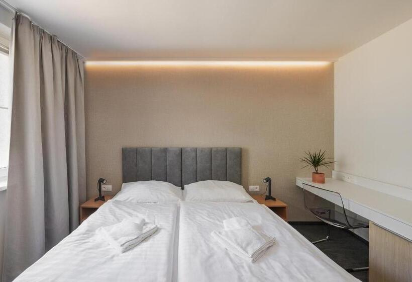 هتل Taxis Bratislava New Rooms