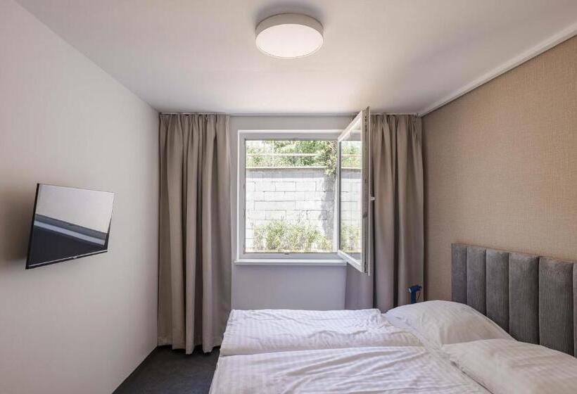 هتل Taxis Bratislava New Rooms