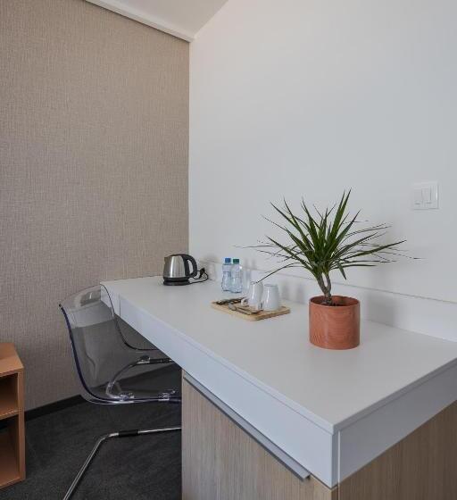 هتل Taxis Bratislava New Rooms