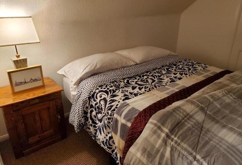 בית מלון כפרי The Treetop Terrace At The Historic Arrowhead Lodge