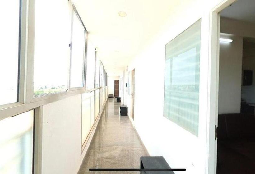 ホテル Visaara Luxury Homes