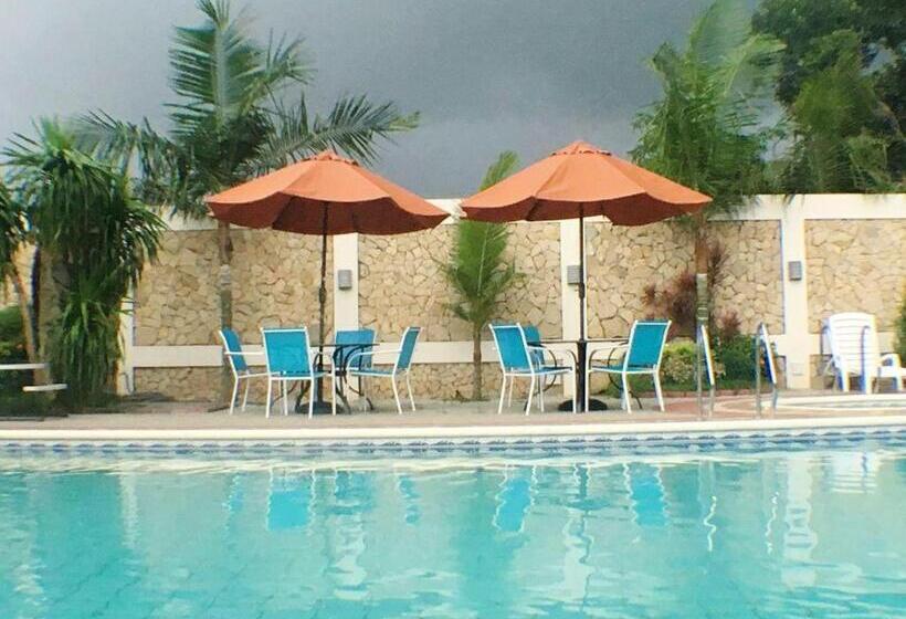 هتل West Loch Park