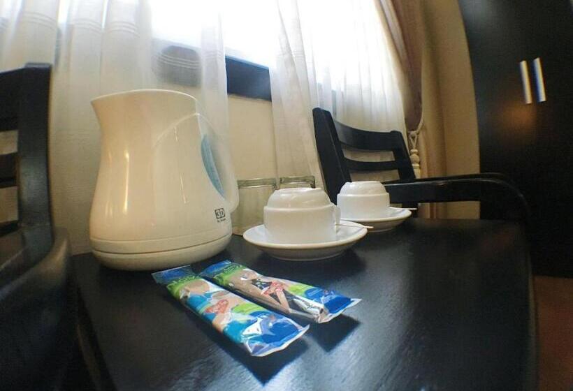 هتل West Loch Park