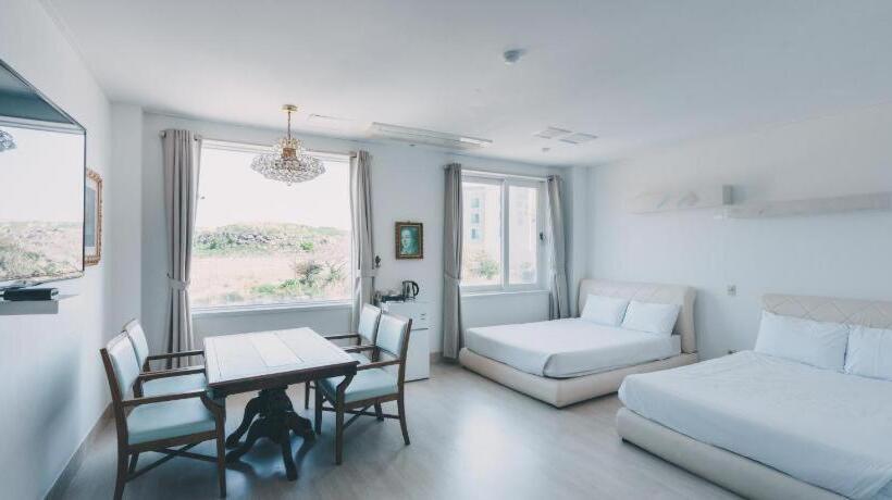 モーテル Whitehouse