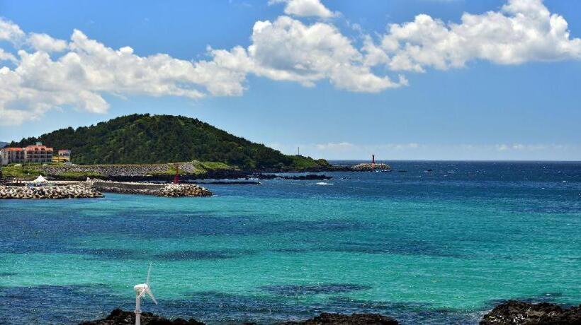 モーテル Whitehouse