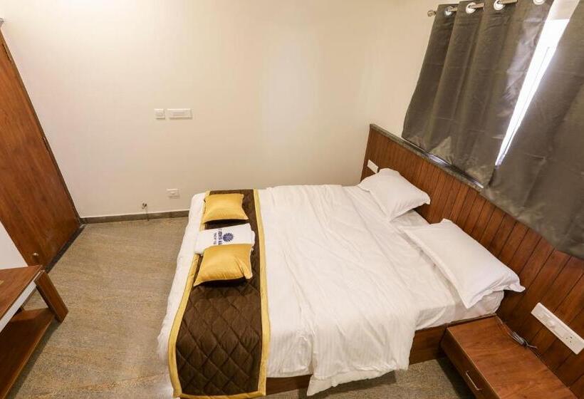 Naga Luxury Suites   Double Bed Room 2 Adult 2 Child   Driver Free Stay