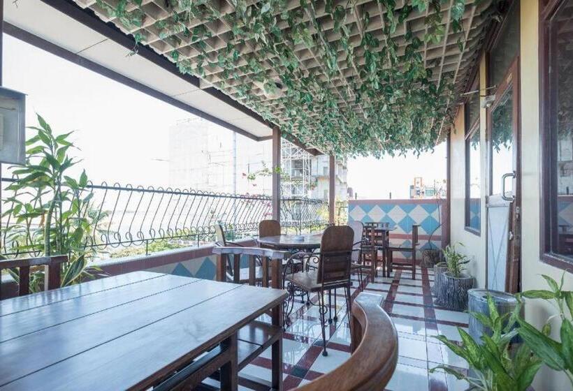 Oyo 1090 Hotel Anging Mammiri Makassar